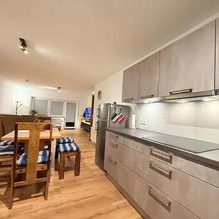 Casa Grande - 4 Rooms, Balcony, Up To 6 Guests